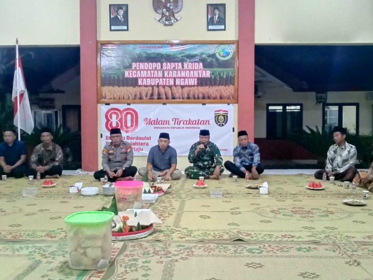Malam Tirakatan HUT Ke-80 RI di Pendopo  Sapta Krida Kecamatan Karanganyar Bersatu Berdaulat Rakyat Sejahtera Indonesia Maju